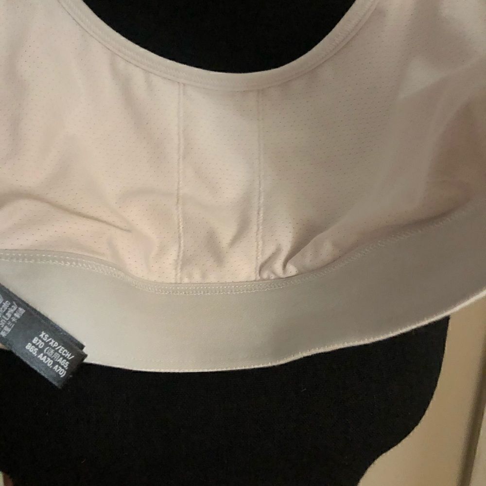 Victoria Sport sports bra - Picture 4 of 5